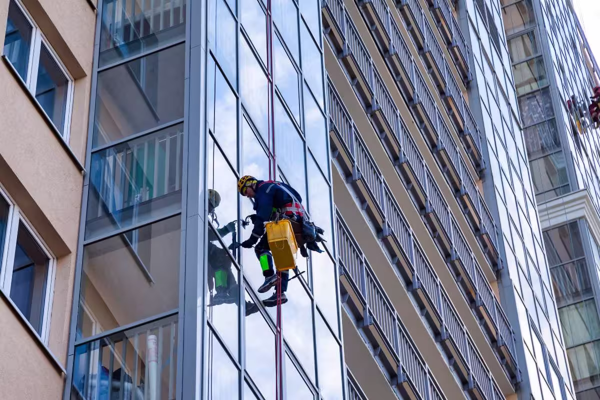 Chacon Skyline crew at work on a high-rise building